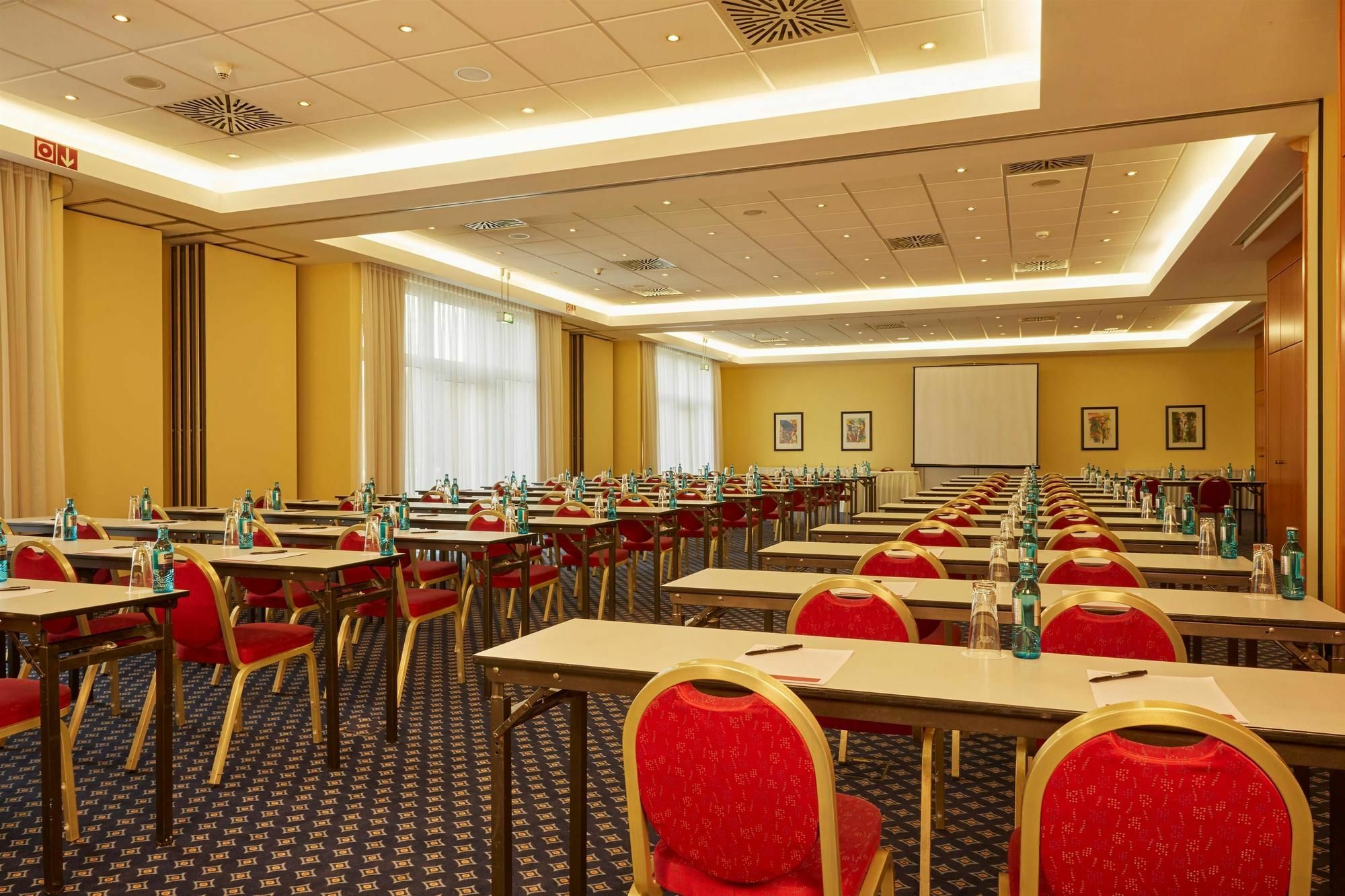 Hotel H4 4*